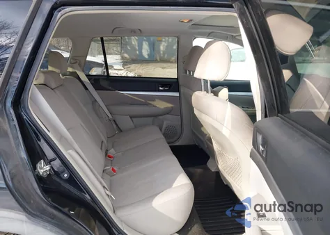 2013 Subaru Outback 2.5I Premium z USA, uszkodzony, nr VIN 4S4BRCGC4D3284622